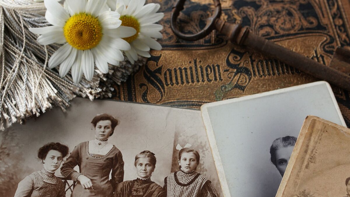 Time Capsules: Messages Scheduled Centuries Ahead