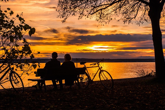Couple enjoying a romantic Miami sunset picnic at South Pointe Park