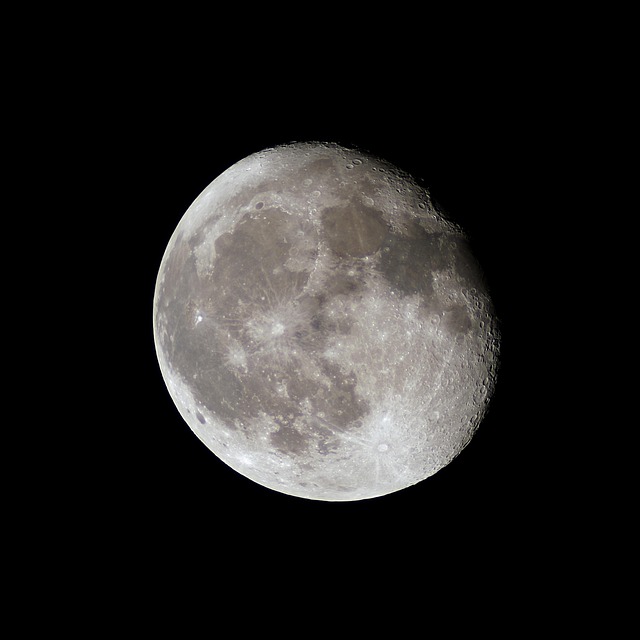 Diagram showing moon phases throughout September 2025