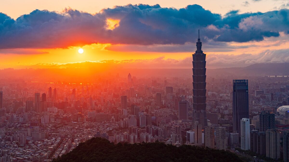 Time in China Taiwan: Debunking the Shared UTC+8 Reality